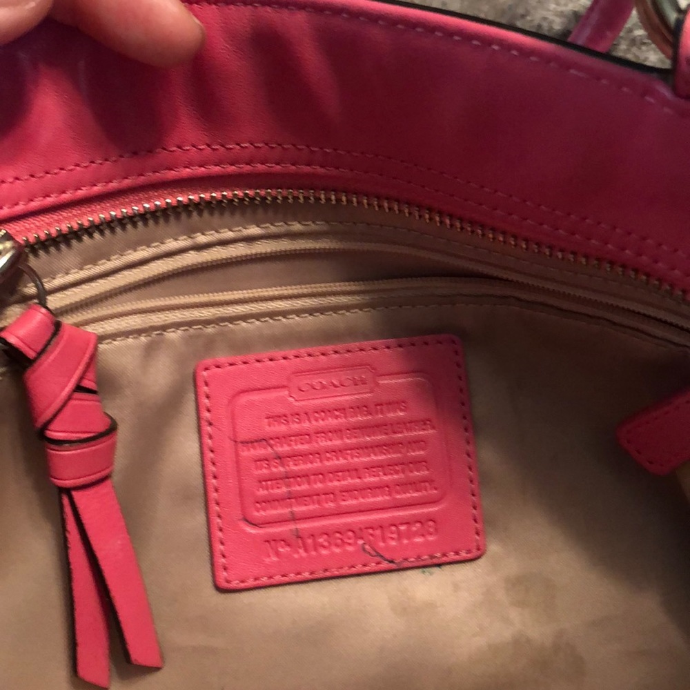 Pink leather coach bag - Picture 4 of 5